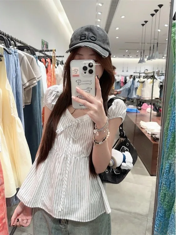 

Romantic Lace Trim Folded Sleeveless Top White Striped Sweet Small Shirt Women's Korean Style Commute Fashion Spring 2026