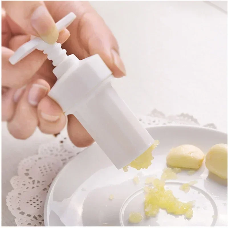 

Plastic Garlic Presses Screw Squeeze Peeler Garlic Crusher White Manual Press Practical Kitchen Cooking Tools