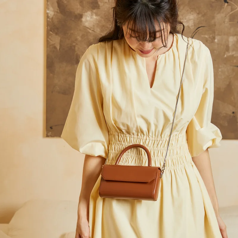 باليد مربع صغير 2025 سلسلة حقيبة المرأة جلد طبيعي Crossbody المرأة الصغيرة واحدة الكتف مصمم حقيبة فخمة