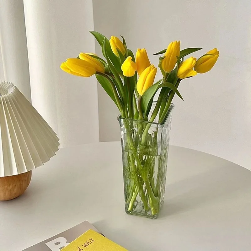 ins windshield vase, simple transparent flower arrangement, hydroponic flowers and green plants