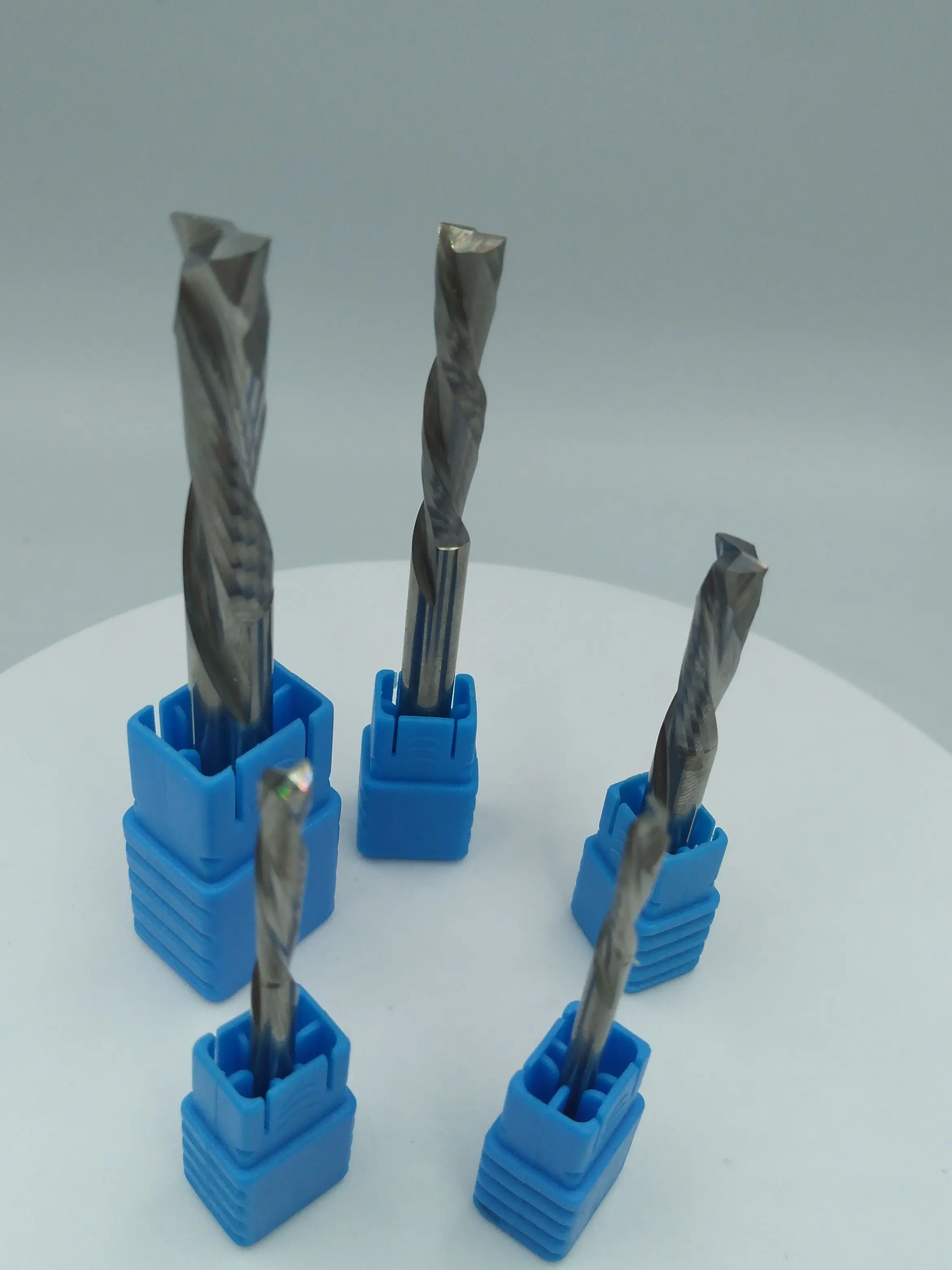 Jerray-3.175mm(1/8 بوصة) ، 4 مللي متر ، 6 مللي متر ، 6.35 مللي متر (1/4 بوصة) ، 8 مللي متر كربيد صعودا وهبوطا نهاية مطحنة ، نك طحن بت التوجيه للخشب ، HRC55 ، 2 الناي ، 10 مللي متر