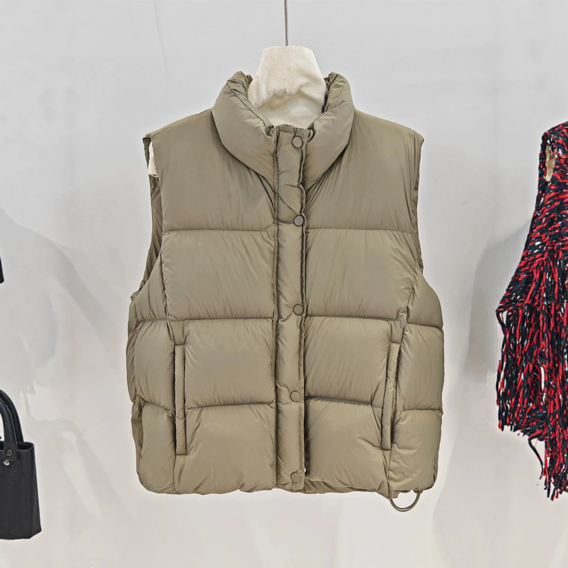 2026 Autumn and Winter New Women's Down Vest Loose Windproof Stand Up Collar 95% White Duck Down Vest