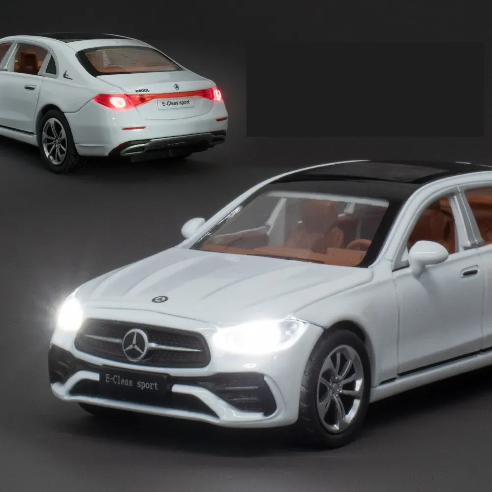 Mercedes-benz e300lモデルのおもちゃの車、男の子用、ダイキャスト合金金属のミニチュア、サウンドとライト、プルバック、子供向けのコレクションギフト、1:32