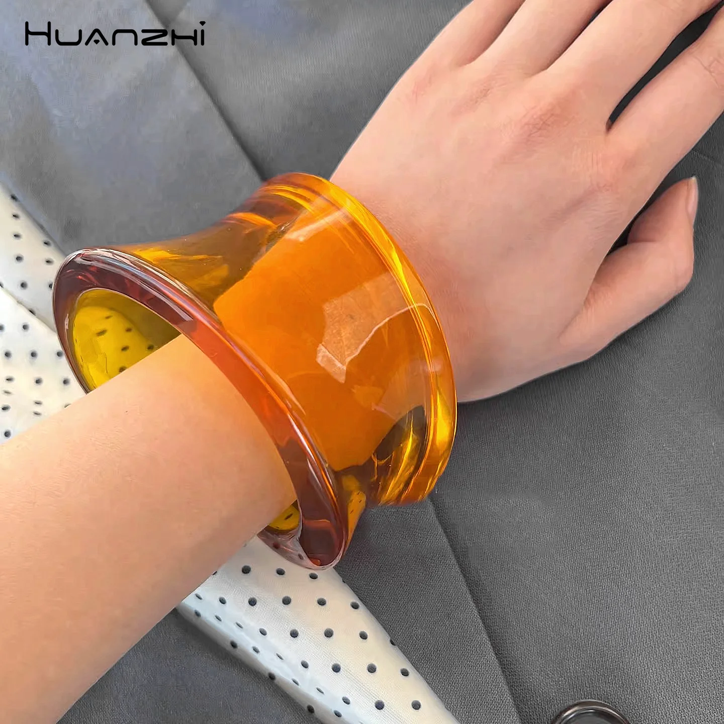 HUANZHI Vintage Wide Geometric Irregular C-shaped Thick Resin Bracelet Transparent Brown Massive Chunky Jewelry for Women New