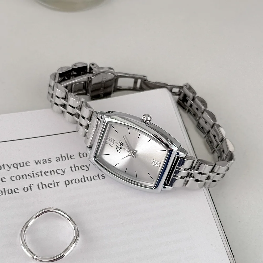 Simplicity Temperament Oval barrel shape Watch For women girl Chain watch strap watch Jewelry accessories
