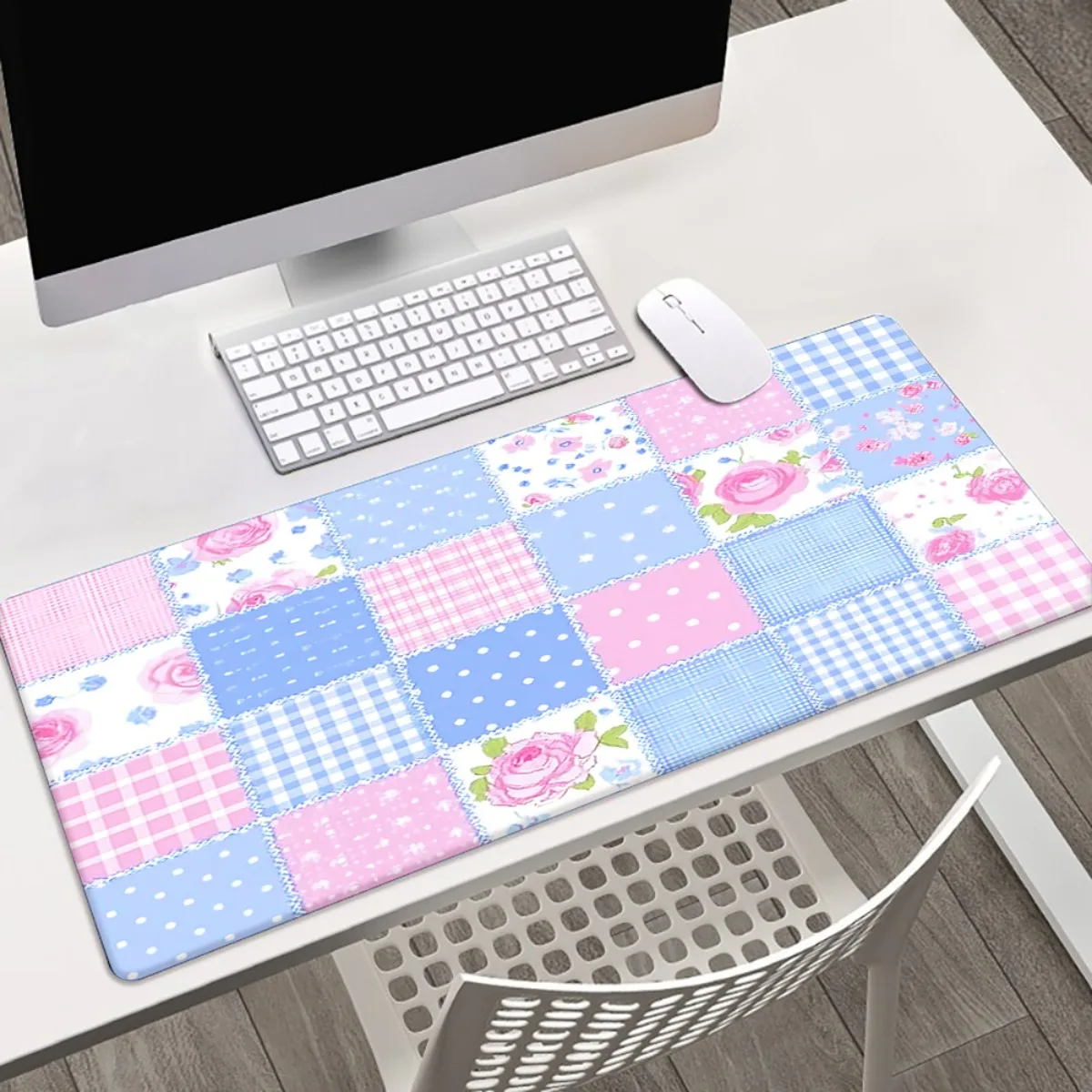 

Extra-large patchwork style mouse pad, anti-slip rubber base, computer accessory, suitable for gaming and office use