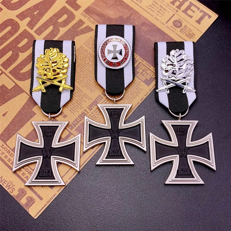 Gold Oak Leaf เหรียญเยอรมัน Second Class Iron Cross Badge 1914 เหรียญเหรียญที่ระลึกจี้อุปกรณ์เสริม