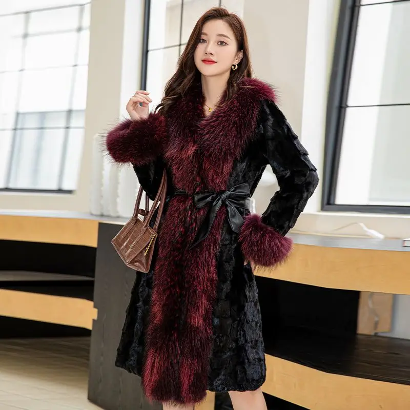 New Fashionable Young and Slim Mink Fur Coat+raccoon Fur Collar Fur Coat for Women