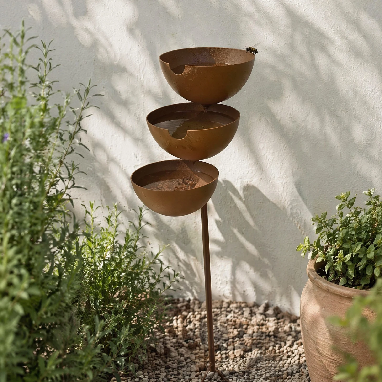 3-Tiered Iron Water Bowls Garden Stake with Metal Stake Vintage Birds Water Feeding Bowl Weatherproof For Hummingbird & Animal