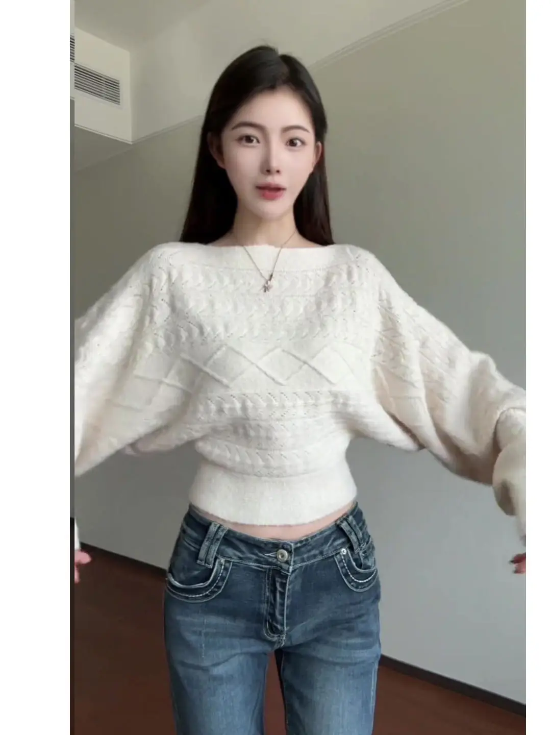 2026 New Women White Cable Knit Long Sleeve Knit Sweater Relaxed Elegant Cropped Pullover Casual Layering Base Top for Autumn