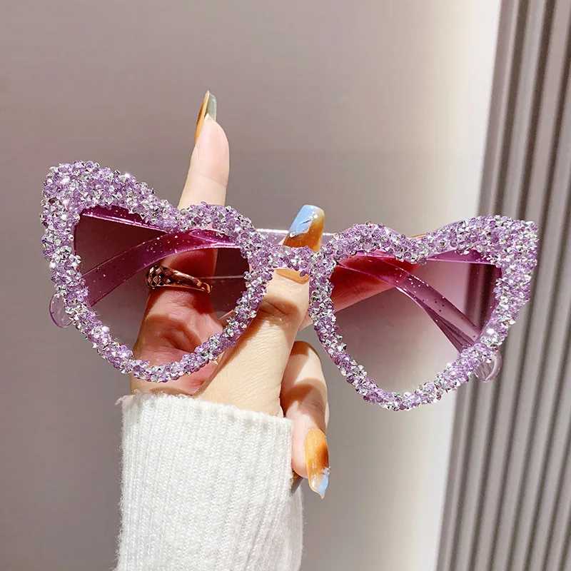 نظارات شمسية كلاسيكية على شكل قلب مع أحجار الراين للنساء 2025 نظارات شمسية حلوة أصلية جديدة ظلال زخرفية عصرية