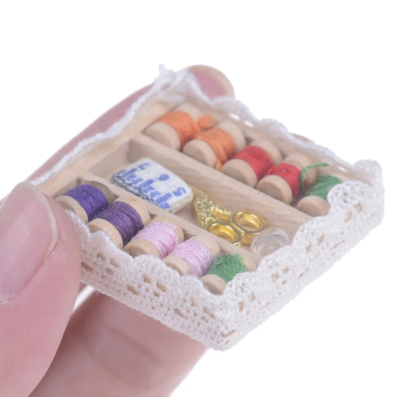 1:12 Mini Sewing Machine Sewing Box with Needle Scissors Kit Simulation Home Furniture Dollhouse Miniature Accessories