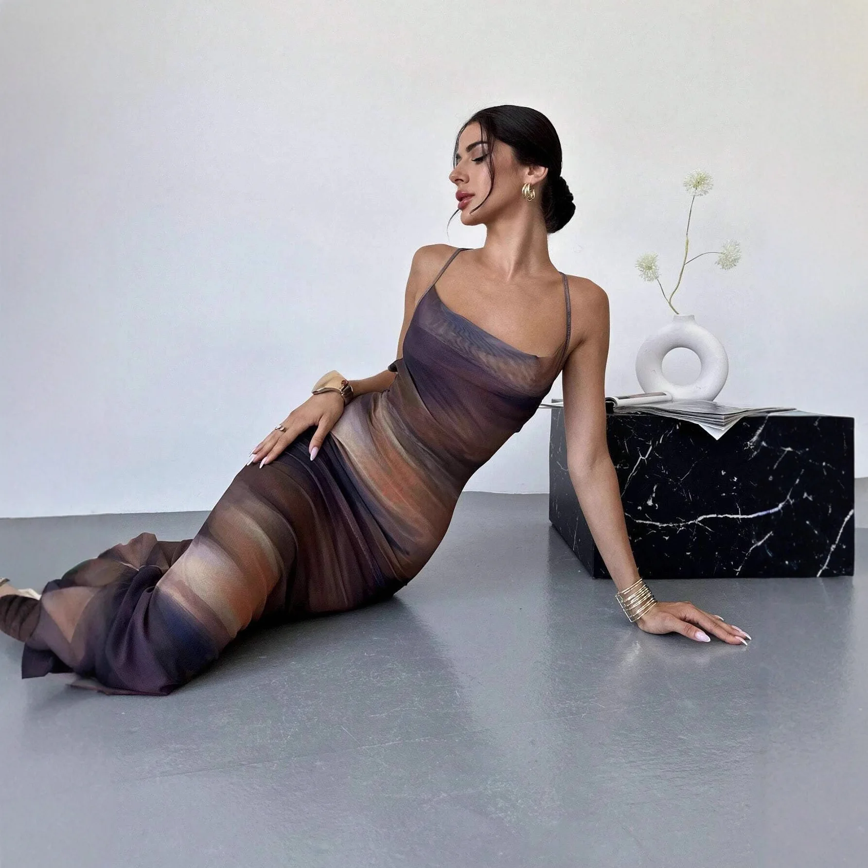 Onecozyday 2026 Zomer vrouwen Gradiënt Print Slim Fit Jurk Spaghetti Band Vierkante Hals Bodycon Midi Jurk Formele Kunst jurk