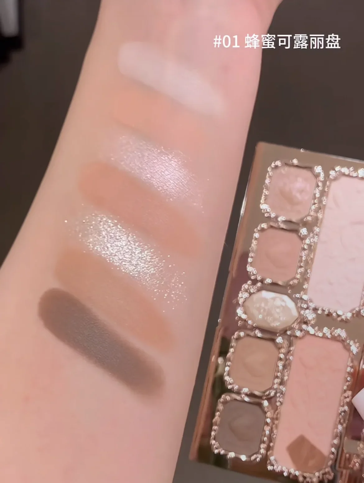 Flower Knows Strawberry Cupid Series Pearlescent Matte อายแชโดว์ 7 สี Face Comprehensive Tray Blush Eyeshadow Highlights