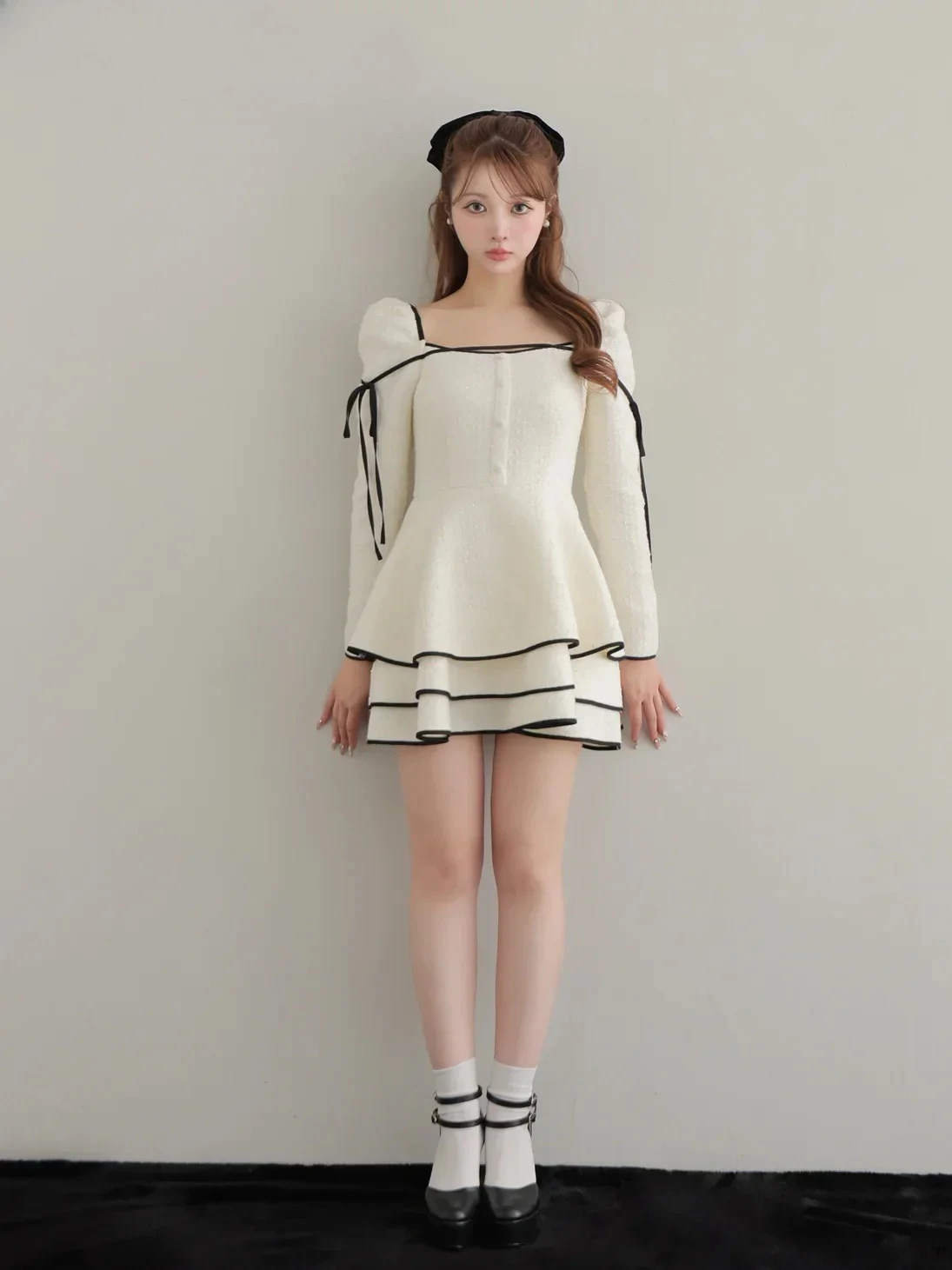 Czarno-biała sukienka z kwadratowym dekoltem, jesienna nowość, japoński słodki styl, uniwersalna, bufiaste długie rękawy, podkreślająca talię, sukienka w kształcie litery A.