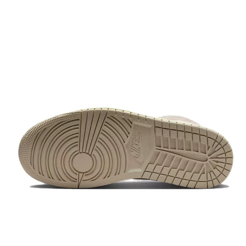 Nike Air Jordan 1 Retro Stylish and versatile, slip-resistant and durable Comfortable for sports, soft cushioning HV4269-200