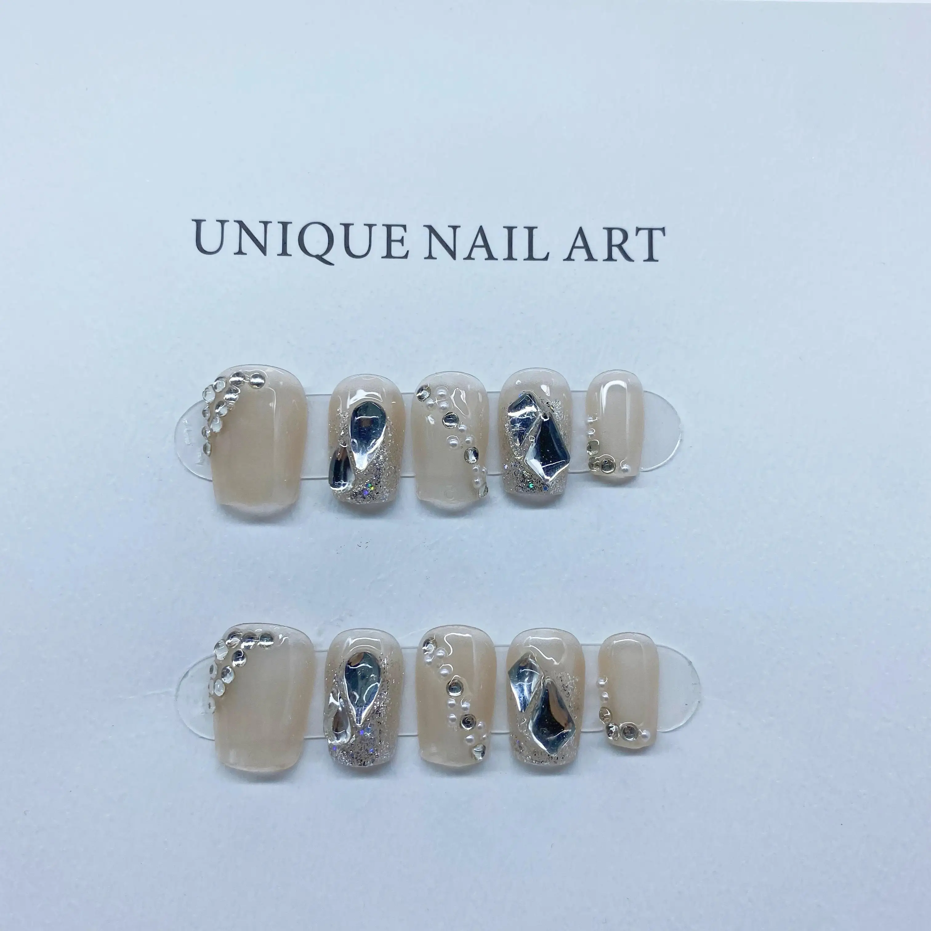 Sparkling Gentle Series Short Rhinestone Gel Detachable Reusable High-Quality Elegant White Handmade Press On Nails