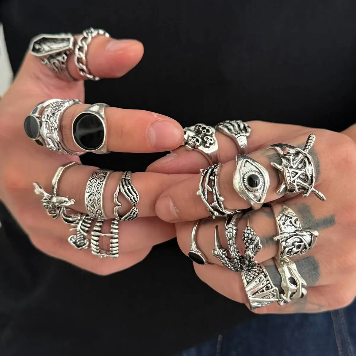 

Lacteo 21Pcs/Set Hiphop Punk Irregular Skull Spider Web Stackable Ring 2025 New Gothic Dark Vintage Halloween Party Jewelry Gift