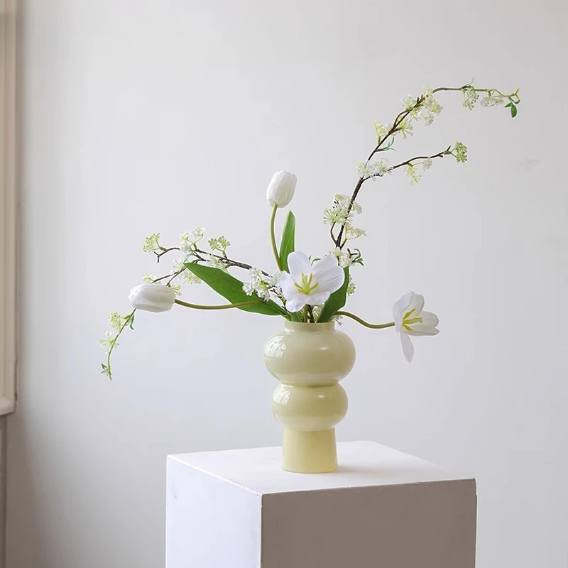 

Light luxury topaz cream glass vase ornament, high-end living room desktop, tulip