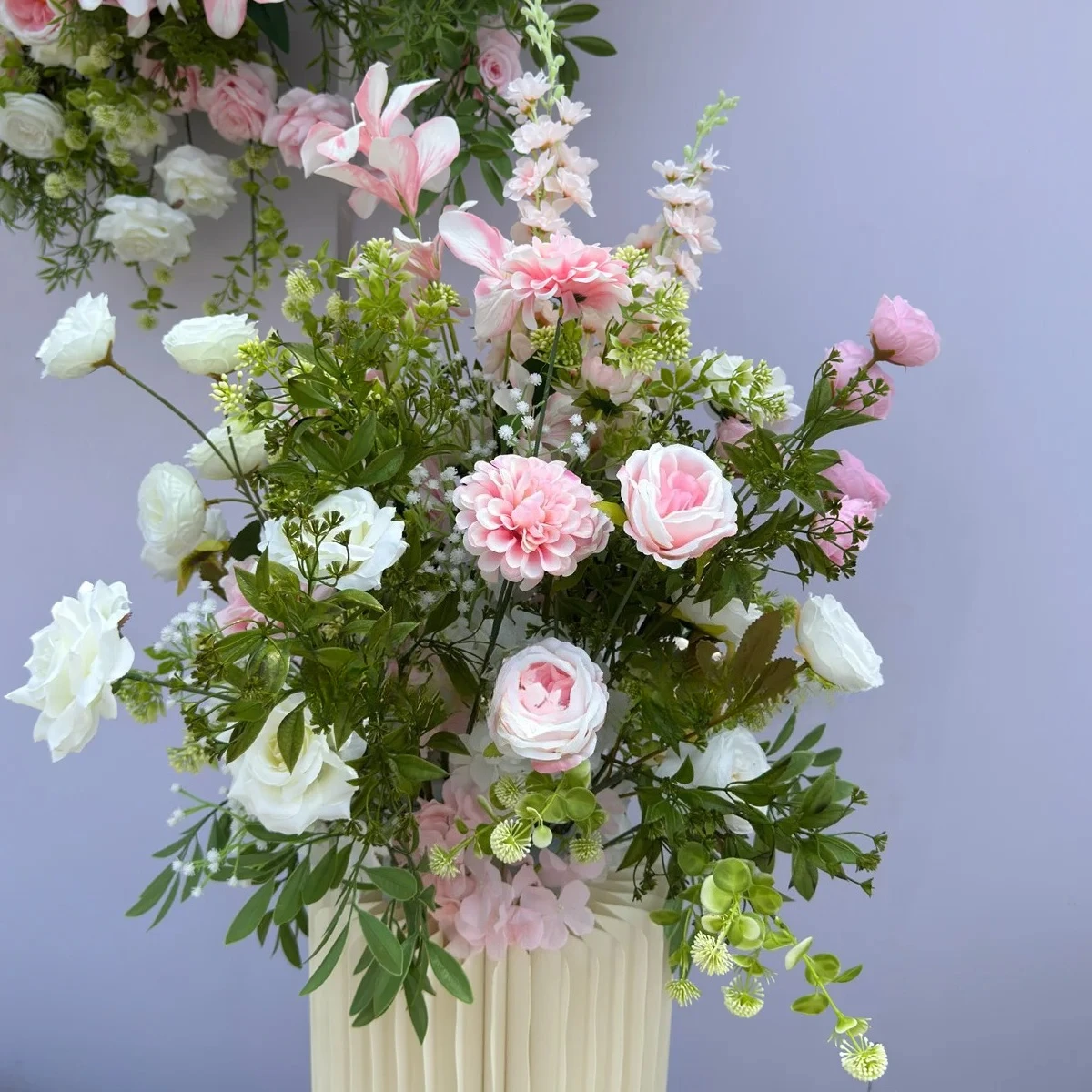 

Luxury Pink Color Outdoor Wedding Decoration Artificial Hang Flower Row Road Lead Silk Flower Ball Table Centerpieces Home Decor