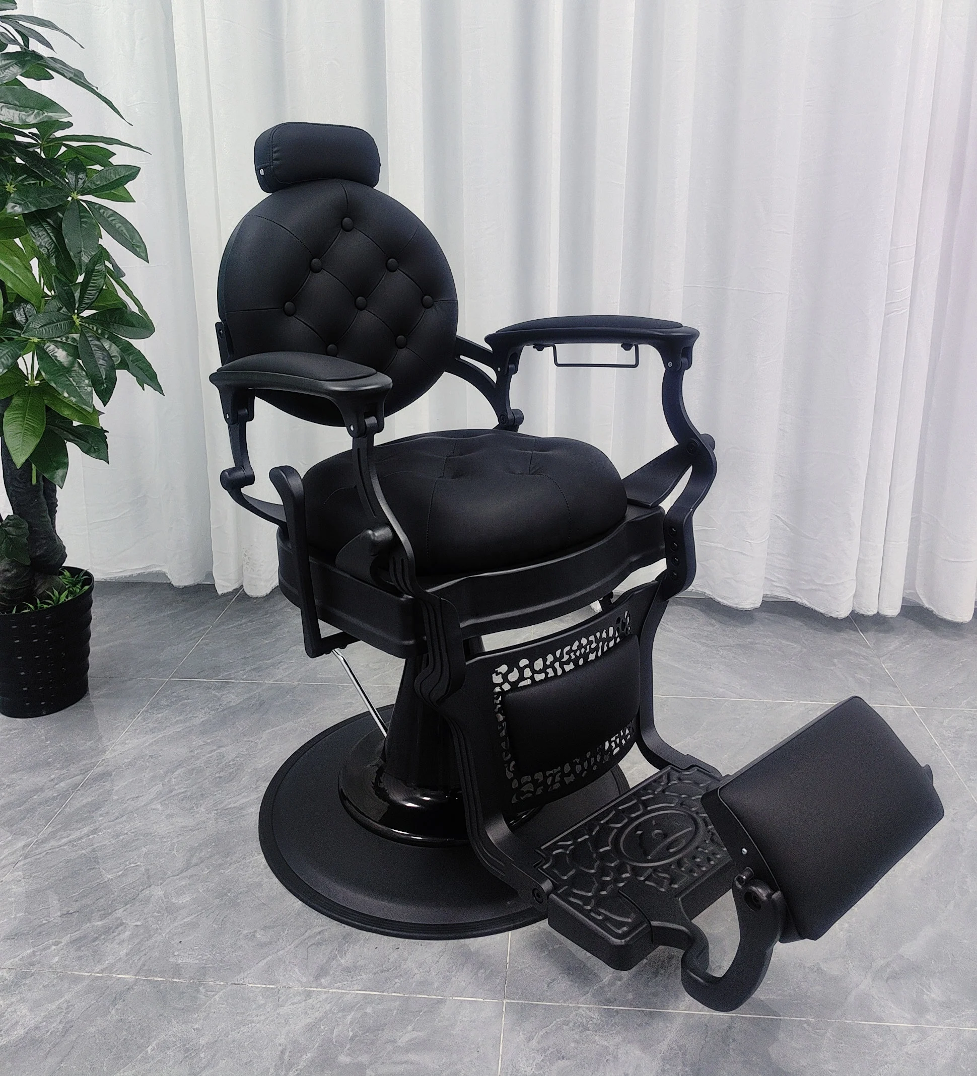 Retro Men All Black Barber Chair classici Salon Poltrone da parrucchiere Sedia idraulica Commercio all'ingrosso della fabbrica