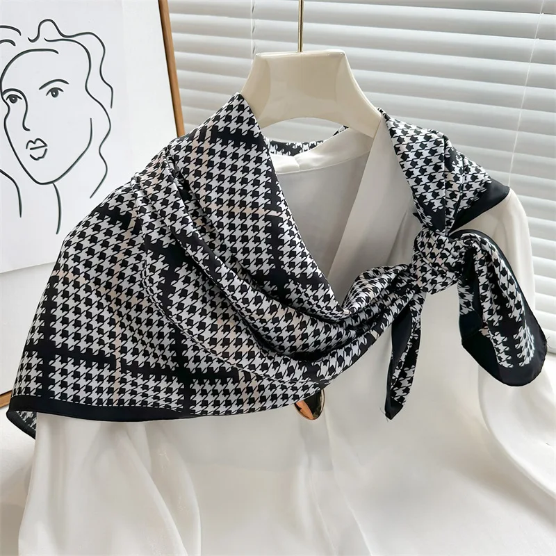 2024 Popular 90*90cm Beach Scarves Houndstooth Square Kerchief Style Women Luxury Headscarf Design Sunscreen Silk Hijab Tie Bag