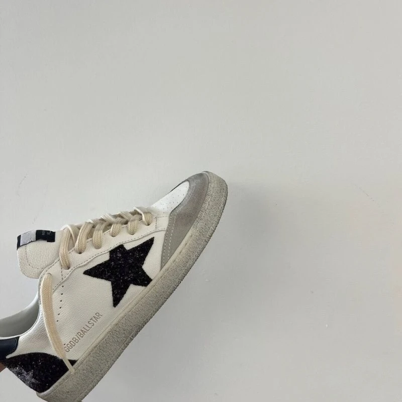 2025 خريف جديد ستار خمر الأحذية القذرة، الترتر المرقعة جلد طبيعي، أحذية رياضية نسائية كاجوال، أحذية بيضاء قذرة