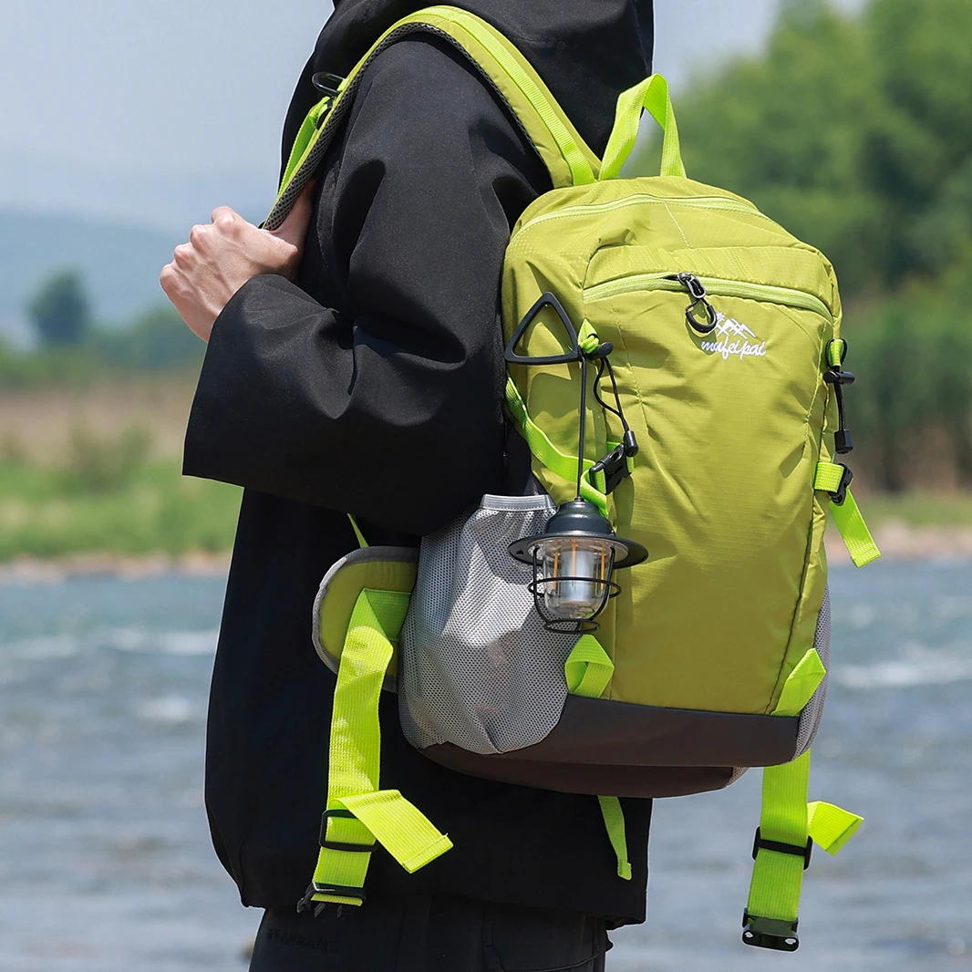 حقيبة ظهر جديدة للتنزه في الهواء الطلق للنساء والرجال حقيبة تسلق الجبال للتخييم خفيفة الوزن لركوب الدراجات من النايلون