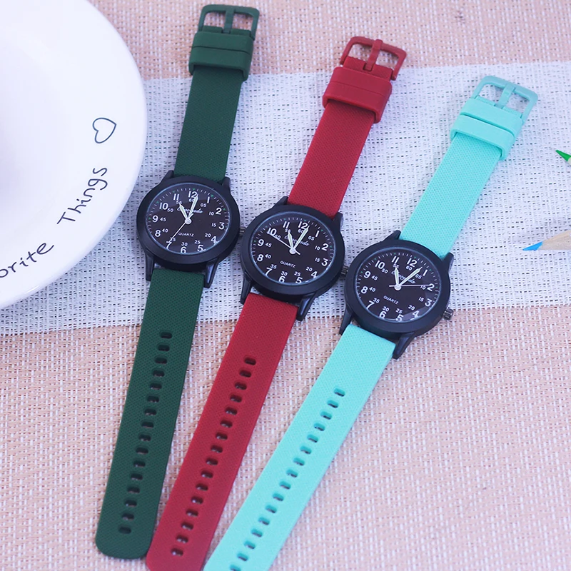 2024 New Style Clear Digital Band Watch for Boys and Girls, Student Quartz Waterproof Fashion Quartz Watch