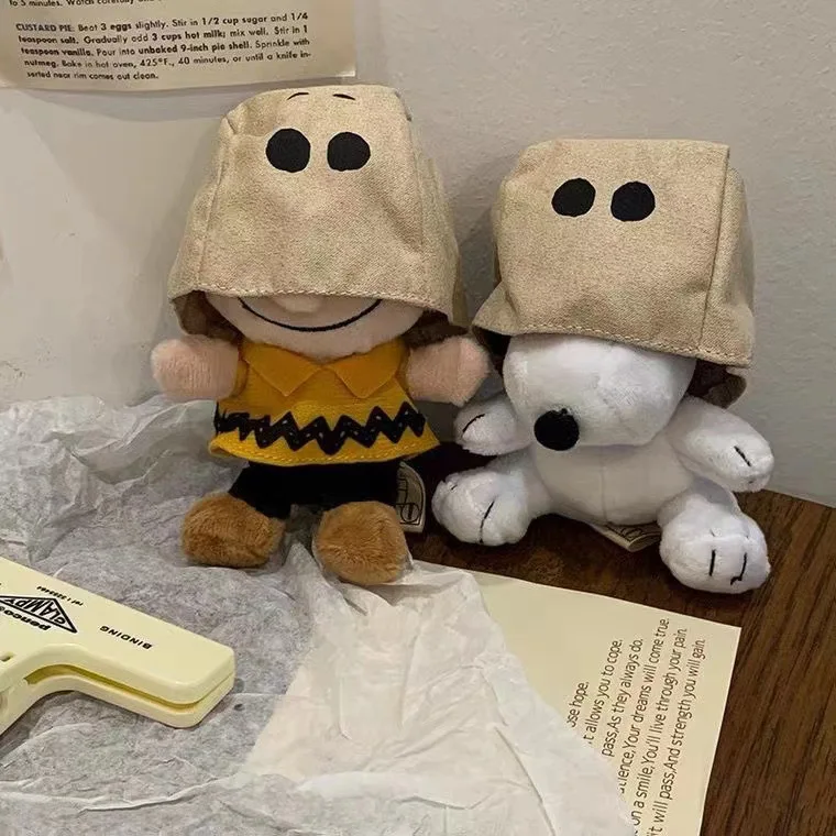 

Snoopy Charlie Anime Toy Pendant Cartoon Doll Keychains Bags Accessories Fashion Car Keyrings Christmas Gifts For Friends