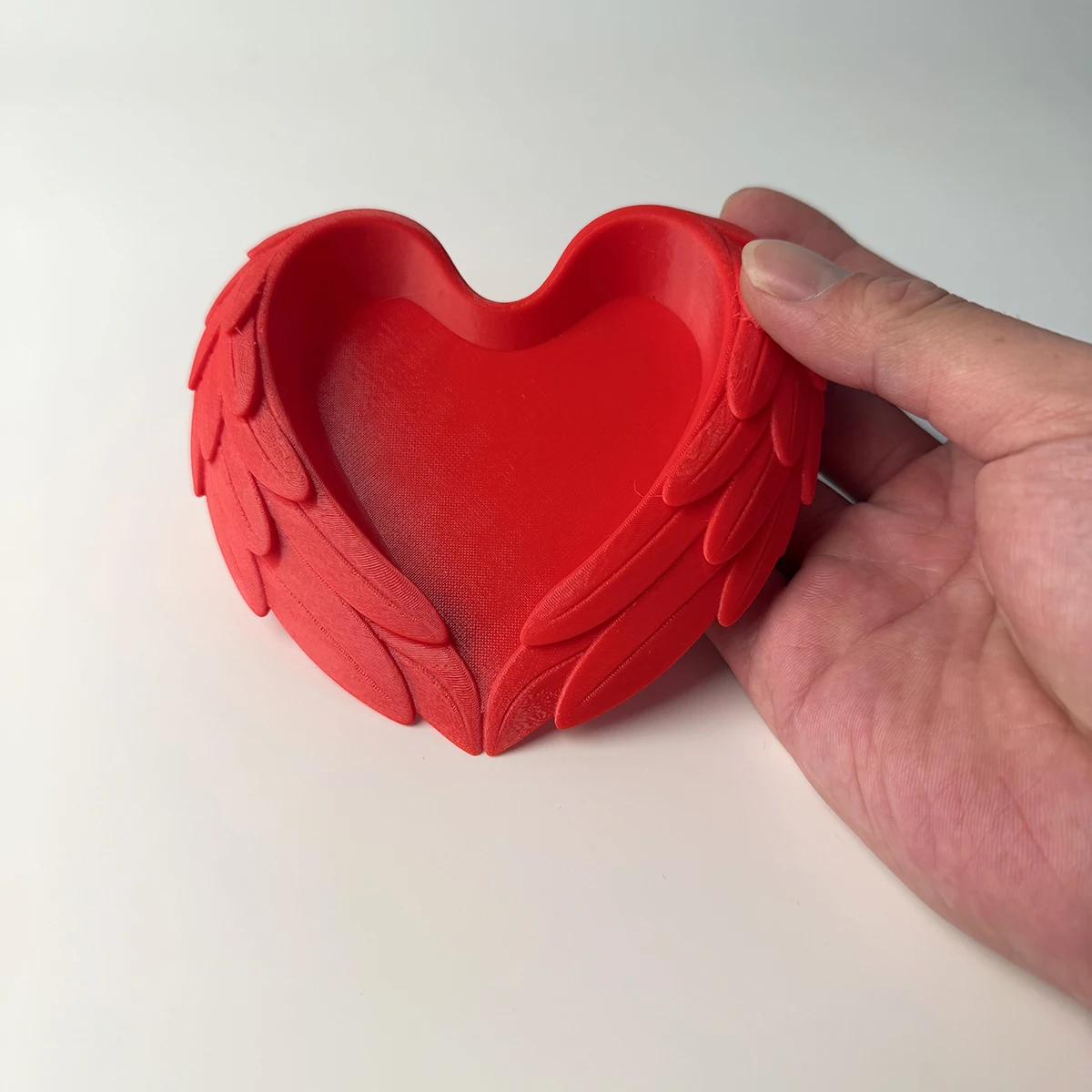 Red Heart-Shaped Winged Jewelry Tray, Storage Tray, Light Luxury High-End Earrings, Rings, and Necklace Tray, Entryway Key Storage Box, Cosmetics Organizer Tray, Bedroom Desktop Decoration Piece