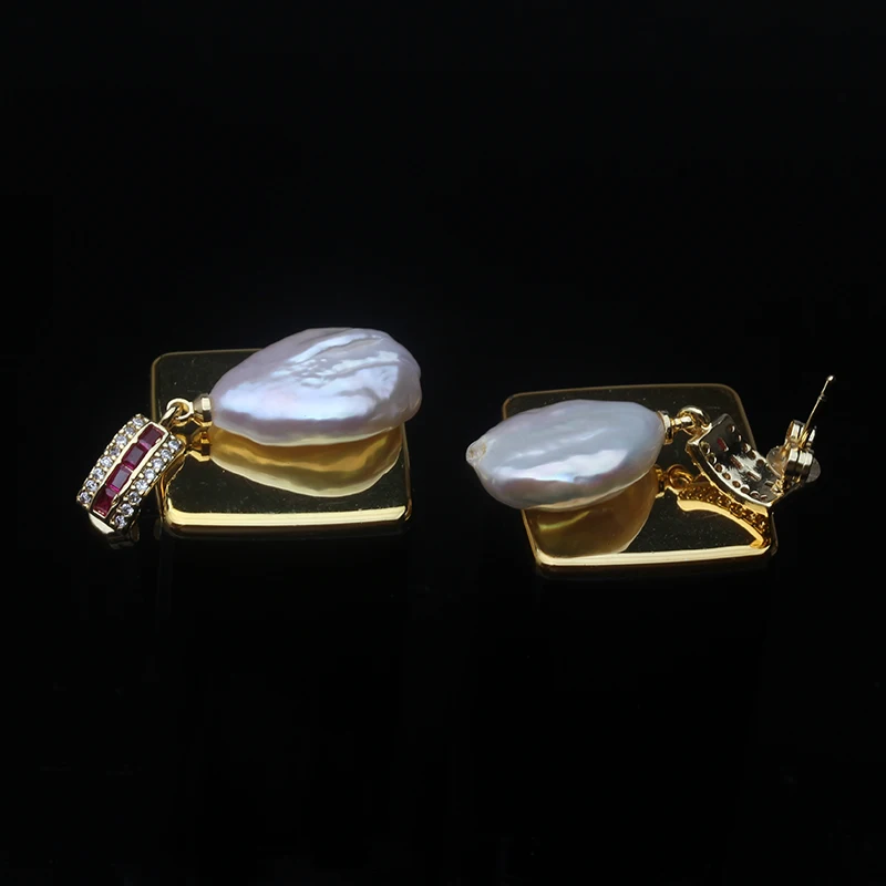 Trendy Baroque Pearl Earrings for Women,18k Gold Plated Zincon Pearl Earrings Mom Wife Birthday Gift White