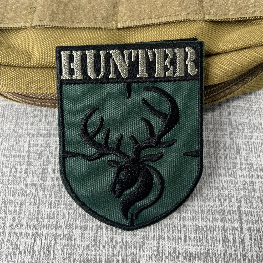 

Hunter Deer Morale Badge Patches Embroidery Deer Head Antlers Armband Tactical Backpack Hook and Loop Sticker