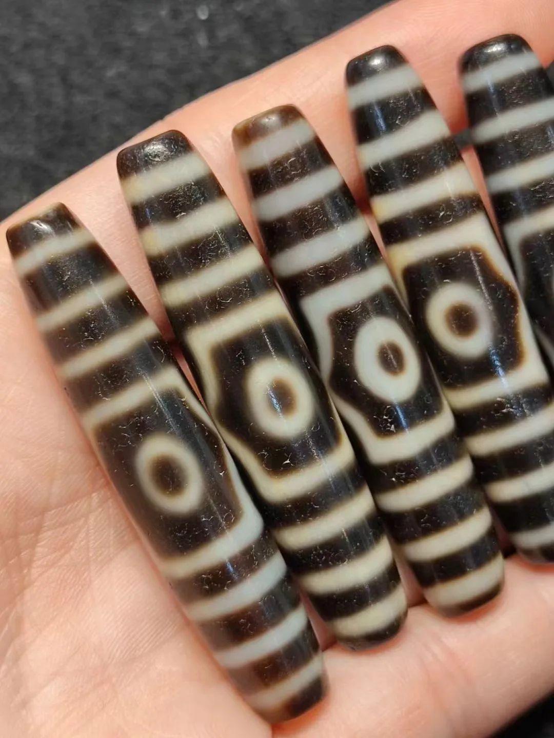 1pcs/lot Natural Agate Three-Eyed Pattern Dzi White Core Hole Weathering Patterns Thin Bead Type High-grade Craft diy Pendant