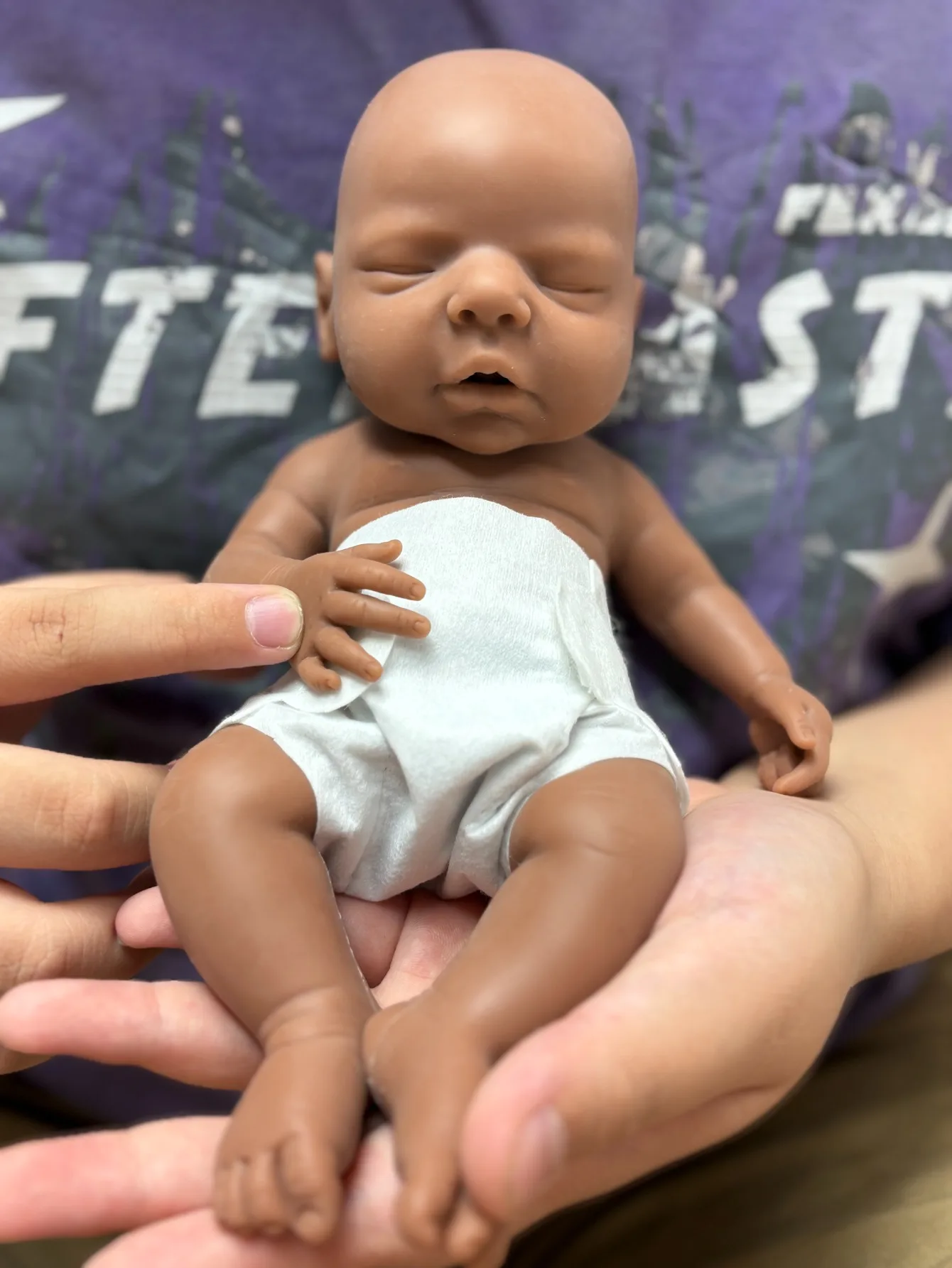 Aizwa1 10 pollici cioccolato tono pelle silicone rinato ragazza fatta a mano Bebe non verniciata bambola appena nata per i regali dei bambini