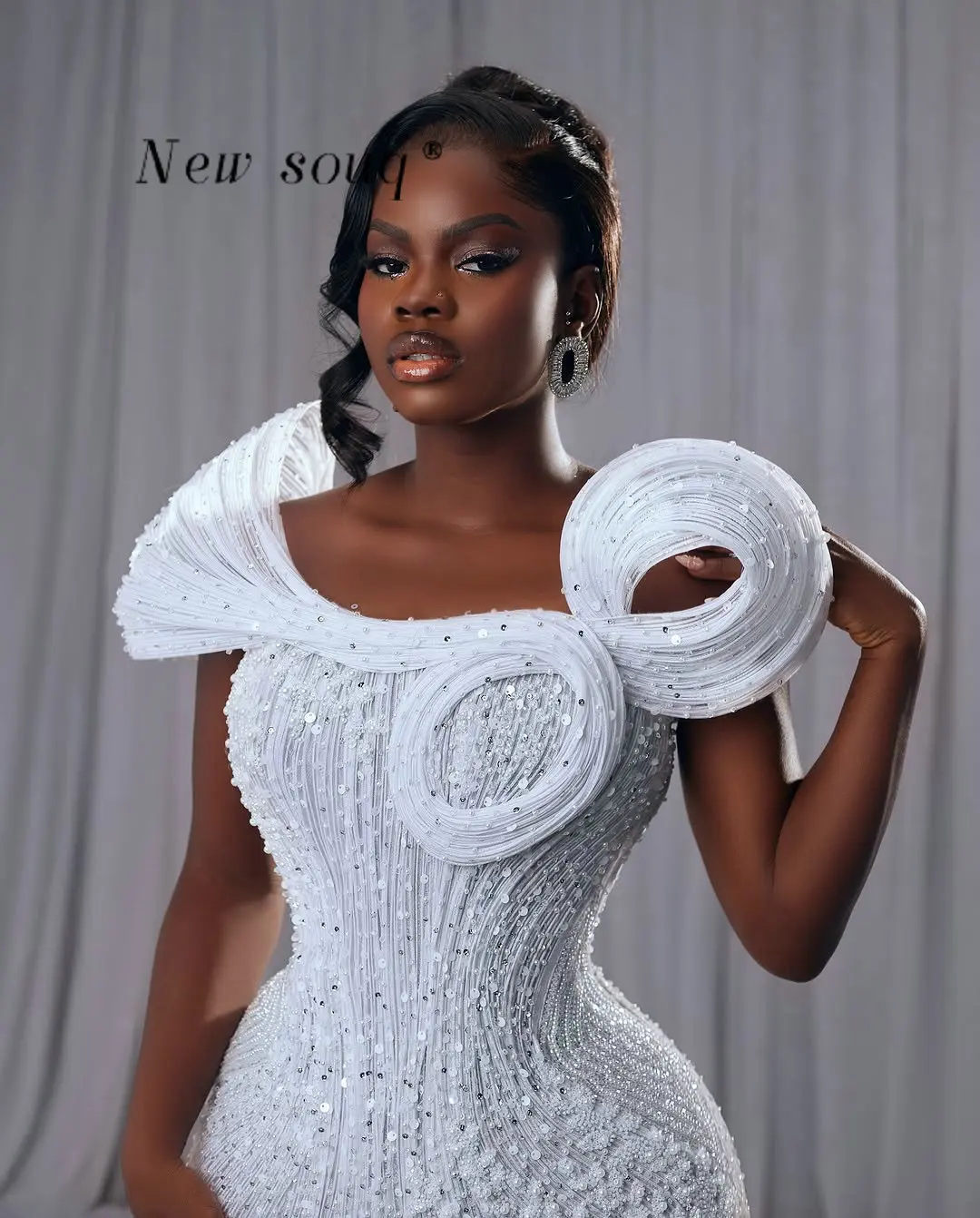 Afrikanische Nigeria Weiße Meerjungfrau Hochzeit Abendkleider Maßgeschneiderte 3D Plissee Verlobung Party Kleider für Schwarze Frauen Plus Größe