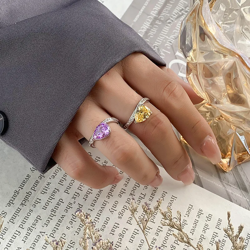 

Ювелирное изделие на медной основе, позолоченное, с высокоуглеродистым бриллиантом, огранка «ледяной цветок», элегантное и простое женское кольцо 7*10.