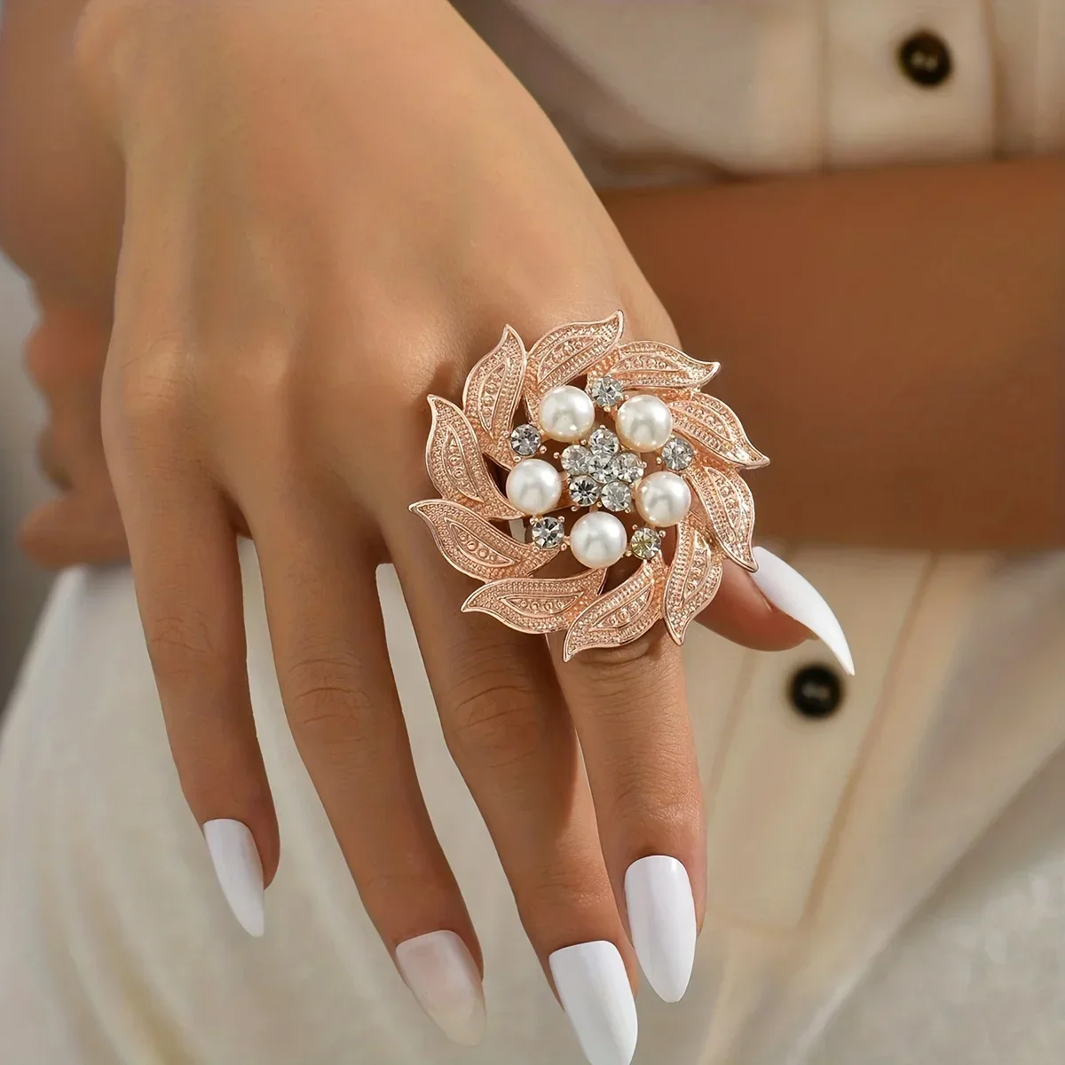 Exaggerated Flower Ring Shining Flower Decorated With Golden Leaves Luxury Jewelry For Female Stunning Party Accessory