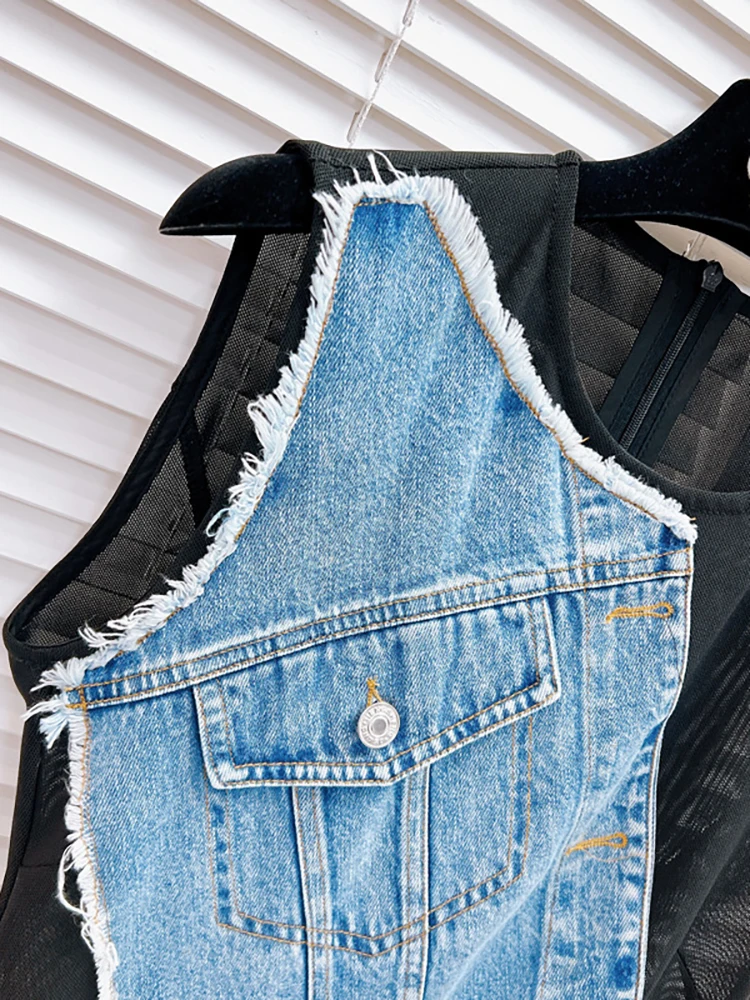 DEAT Women\'s Denim Dress O-neck Sleeveless Asymmetric Patchwork Mesh Burr Waist Short Dresses 2024 Autumn New Fashion 29L3563