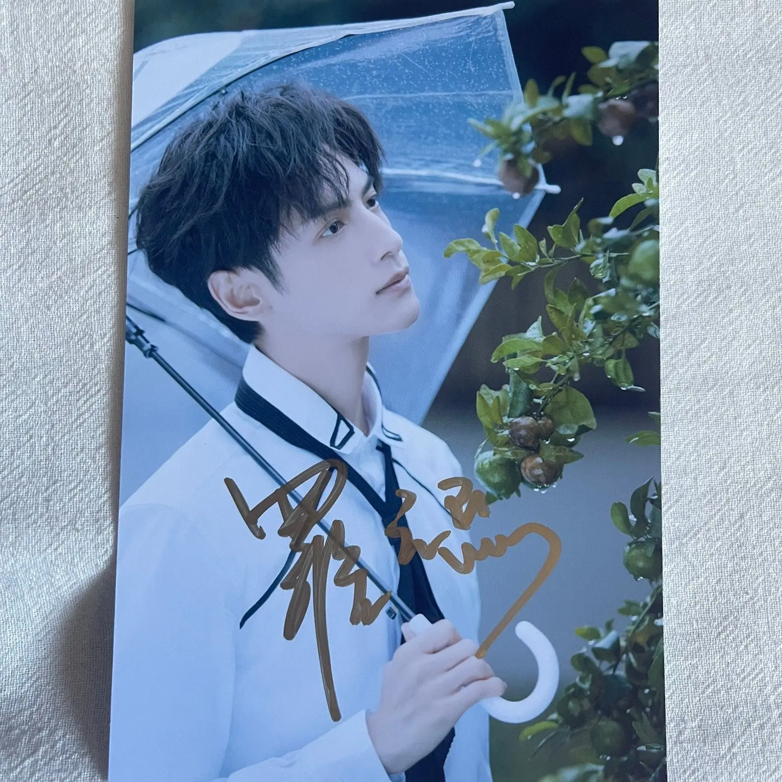 Luo Yunxi till the end of the moon personally signed promotional photos is not a printed birthday gift for classmates or friends