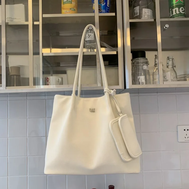 

Luxury Brand Elegant Crossbody Bag Ladies Leather Tote Style Famous Designer Timeless Popular Chic Accessory