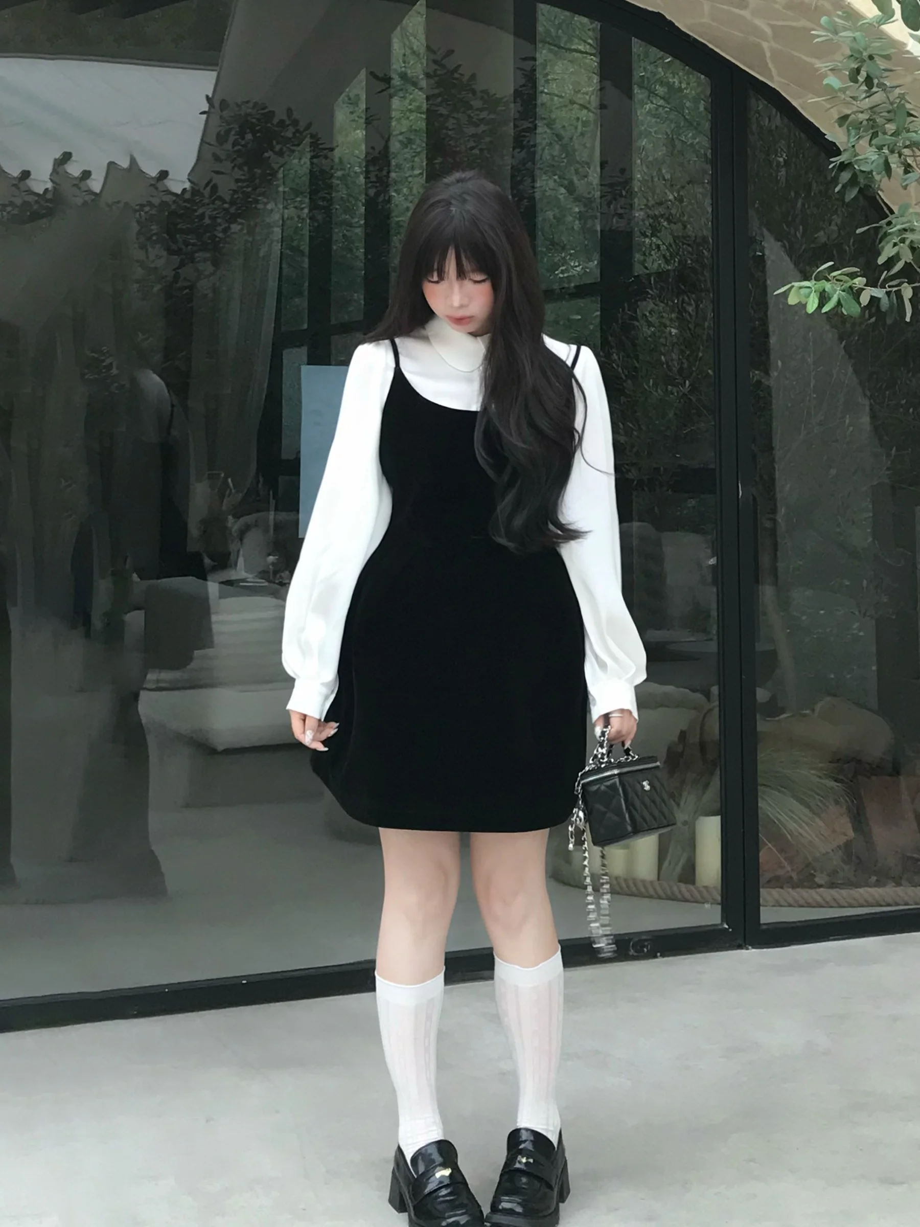 

Модный весенний комплект Bla Velvet Muses: блузка с воротником-стойкой и поясом для утяжки талии, большие размеры