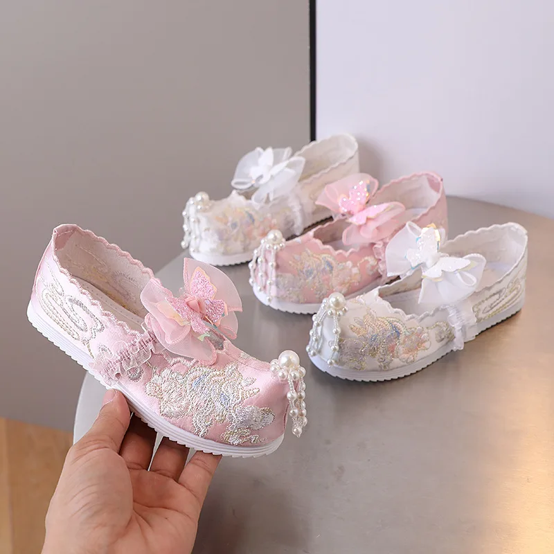 Vintage Retro Butterfly Unicorn ricamo Hanfu Old Beijing Cloth Shoes for Kids Girls Teenage Dance Princess Chinese Beads