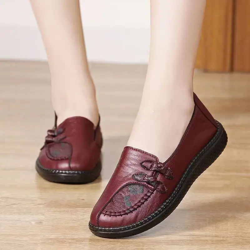 

Female Middle-aged and Elderly Models Non-slip Soft-soled Lightweight Mother Shoes Thick-soled Casual Shoes for The Elderly