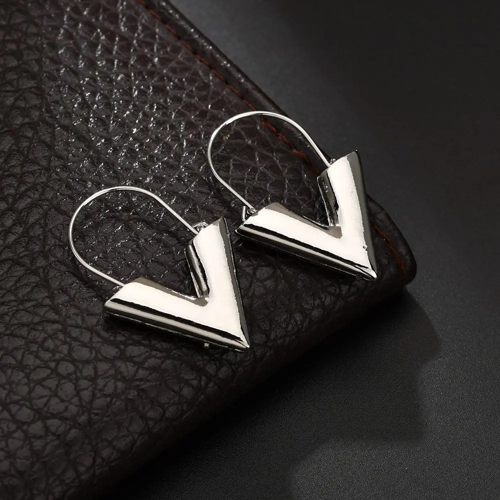 1 Pair Simple Vintage Dangle Earring Metal Texture Letter V Hoop Earrings Fashion Jewelry