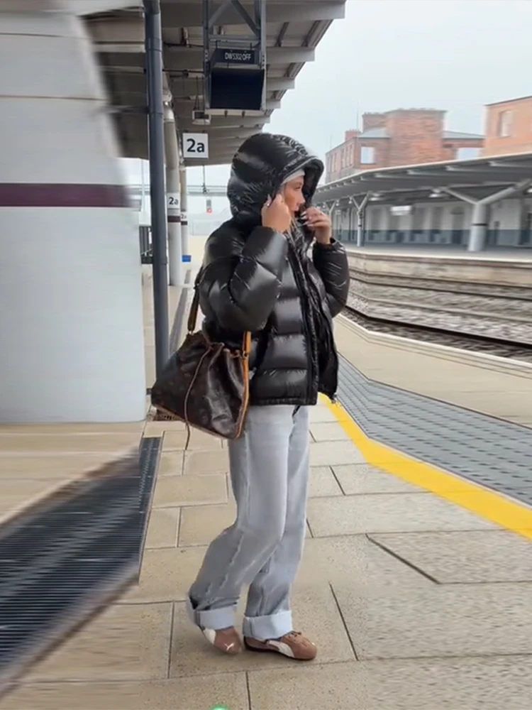 Women's Trendy Luxury Thick Warm Cotton Coat Winter Elegant Short Hooded Jacket 2026 New Casual Light Versatile Commuter Clothes