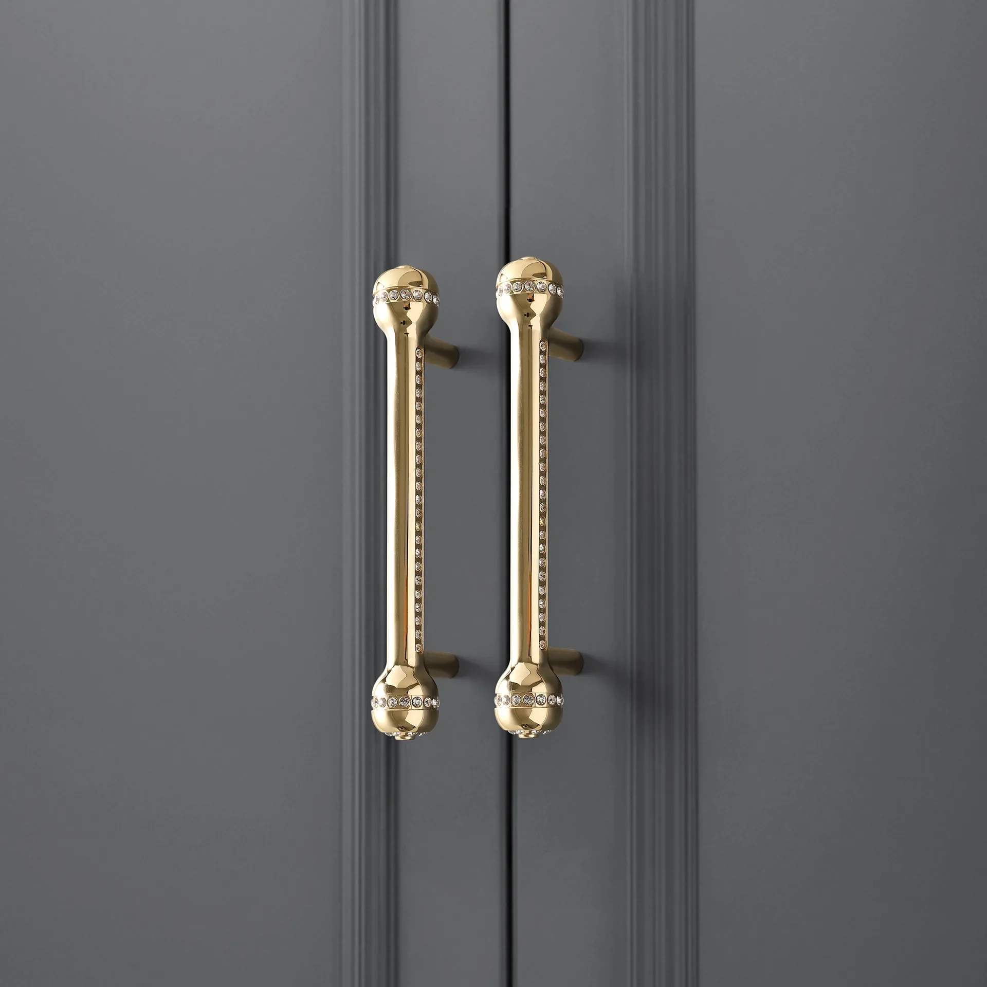 High Quality Crystal Diamond Single Hole Furniture Handle Luxury Wardrobe Door Drawer Knob Handle Wine Cabinet Decoration Handle