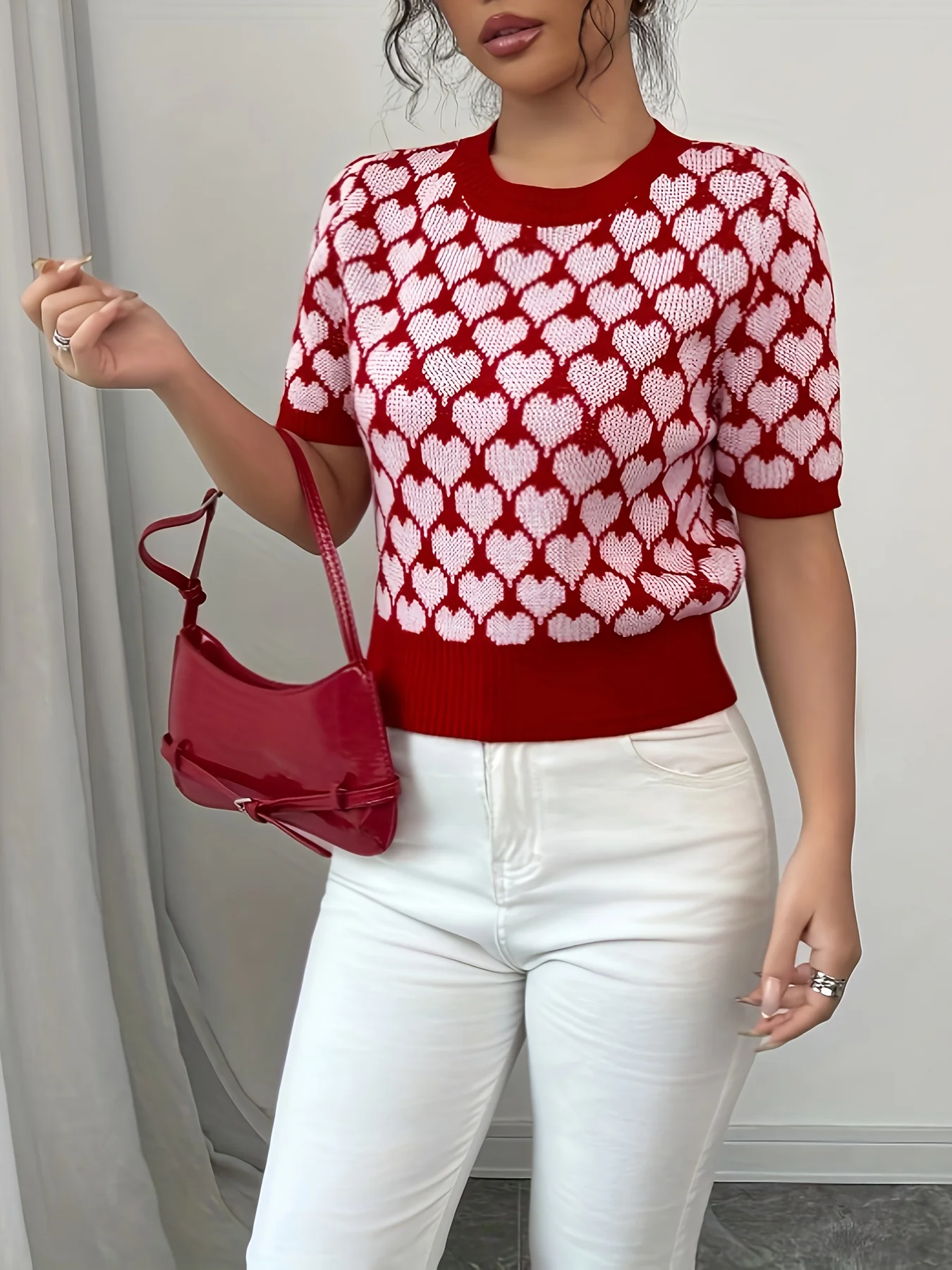 เสื้อถักแขนสั้นคอกลมลายแจ็คการ์ดทรงเข้ารูปสำหรับวันวาเลนไทน์ ลายหัวใจ สำหรับผู้หญิง ฤดูใบไม้ผลิ ฤดูร้อน