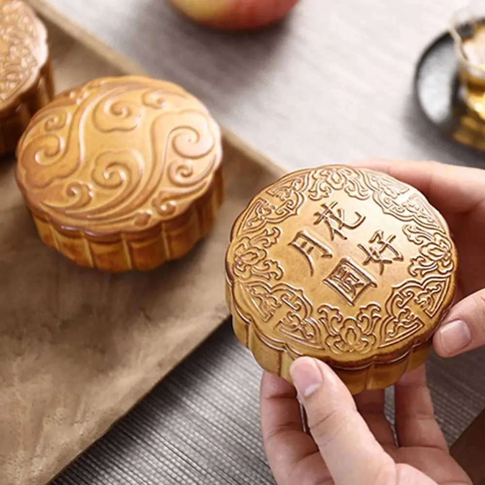 

Ceramic Tea Storage Container Antique Simulation Mooncake Shape Tea Jar Sealed with Lid Small Storage Box Mid-Autumn Festival