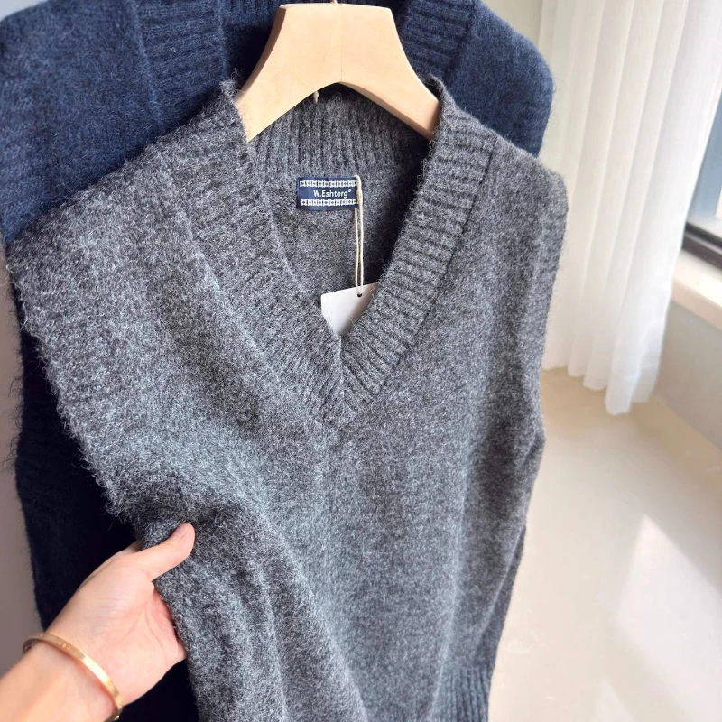 Vintage Japanese Style Wool Blend Knit Vest Men's Autumn Winter Layering Versatile V-Neck Sleeveless Sweater Waistcoat